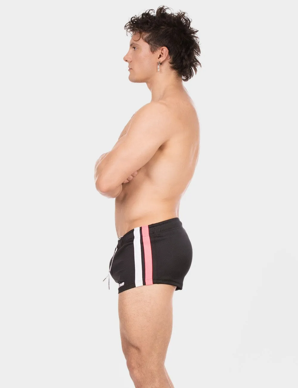 Barcode Berlin Timur 2.5" short black/pink