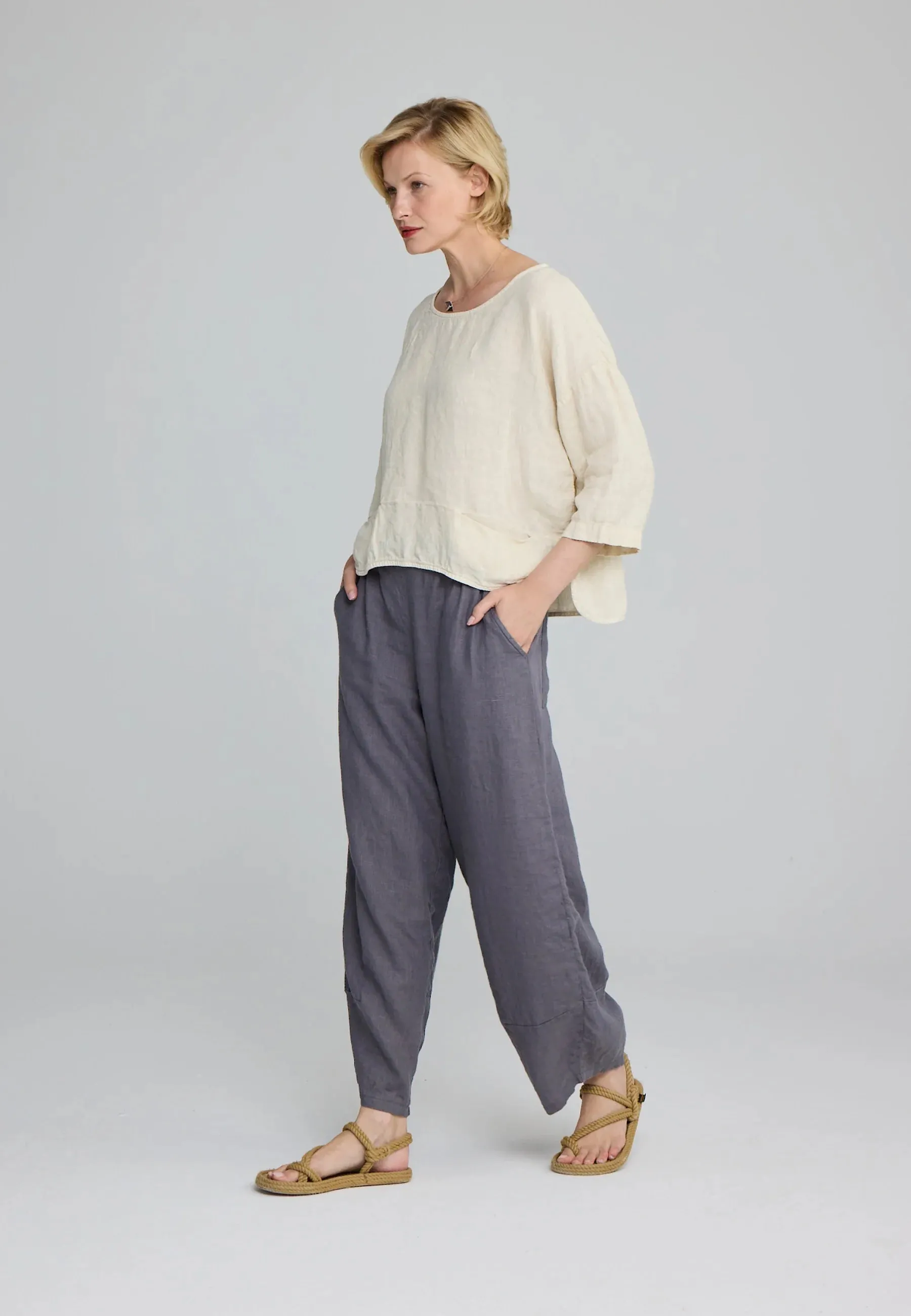 BRIZA – Relaxed Linen Blouse with Pocket Detail