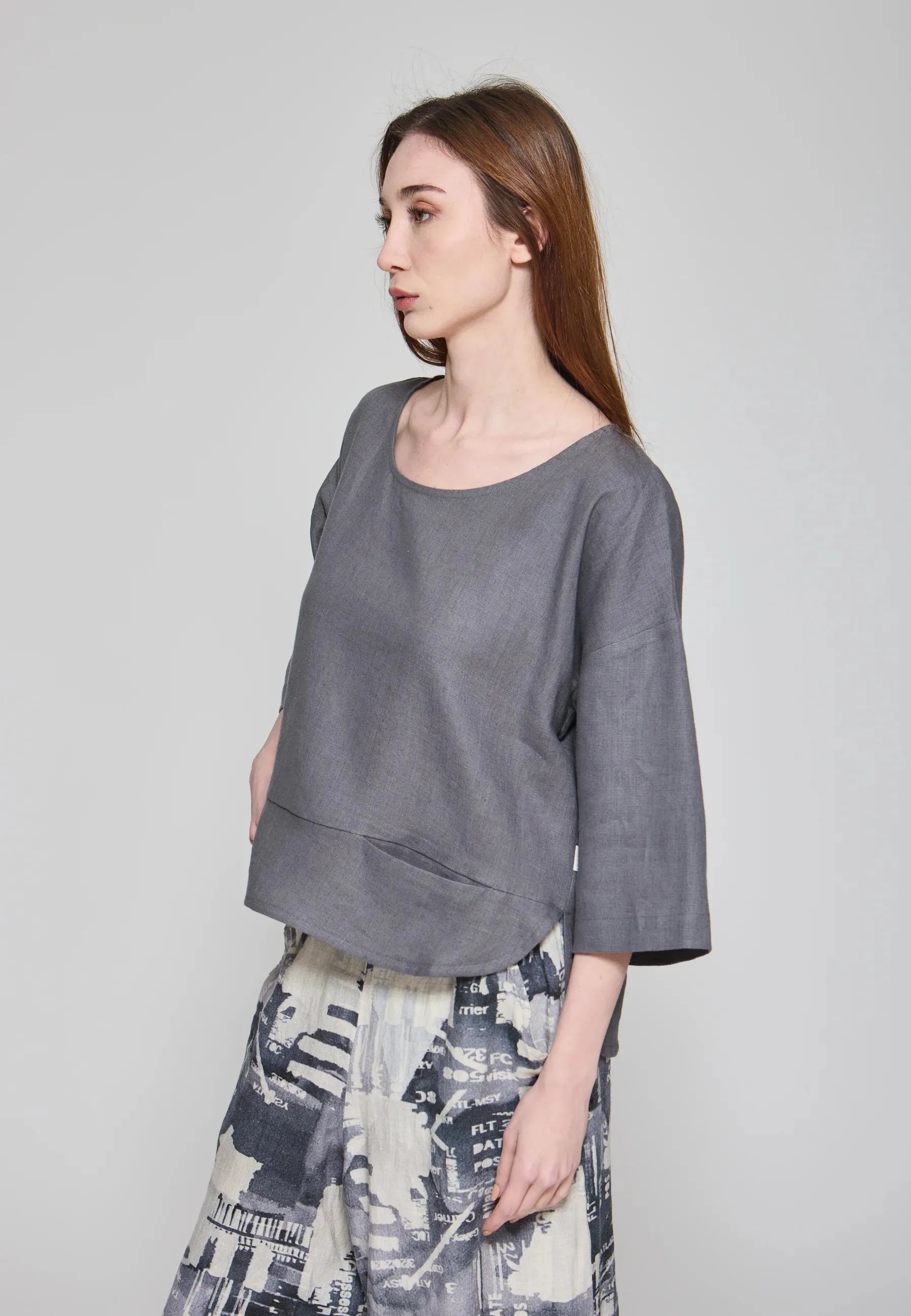 BRIZA – Relaxed Linen Blouse with Pocket Detail