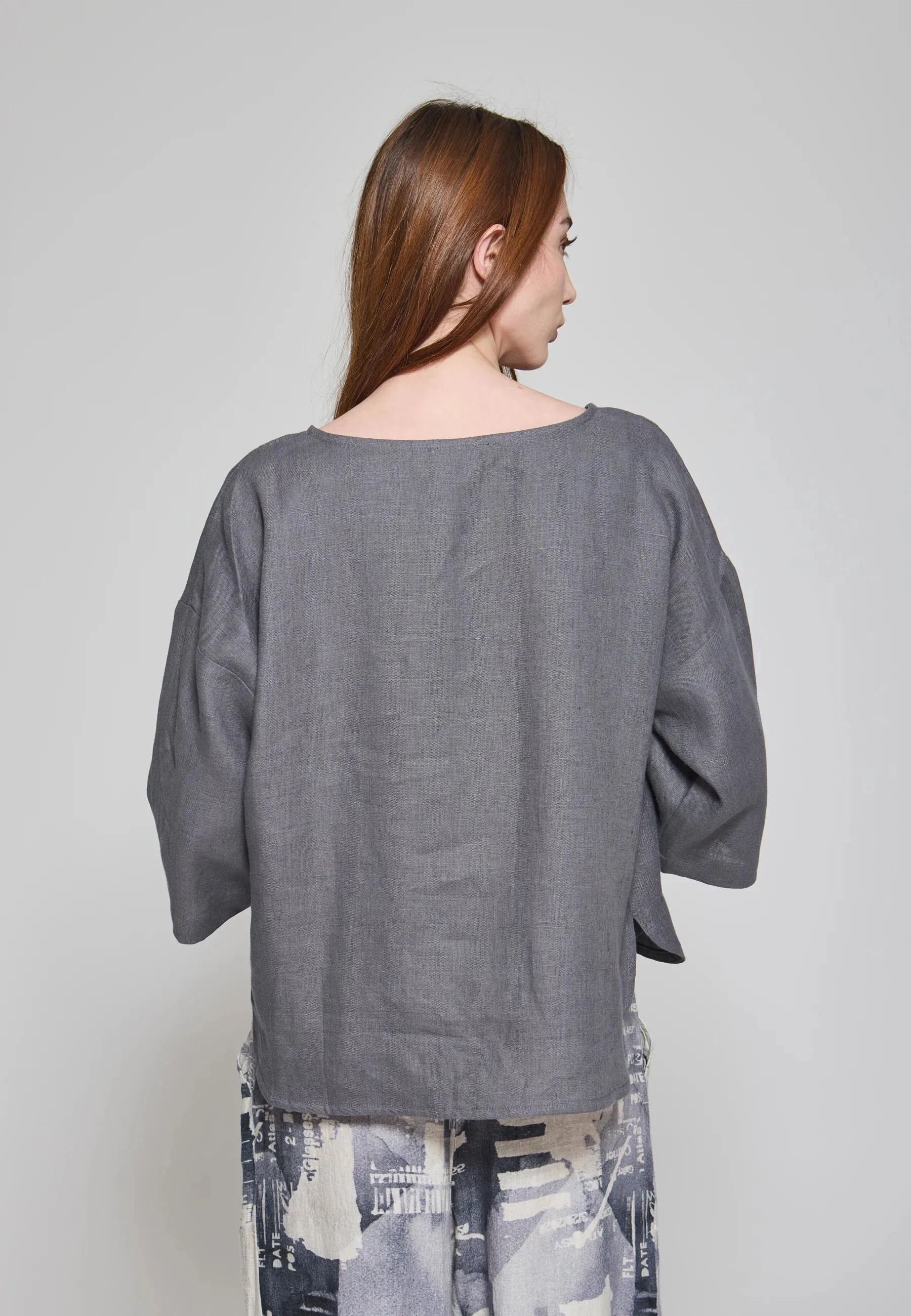 BRIZA – Relaxed Linen Blouse with Pocket Detail