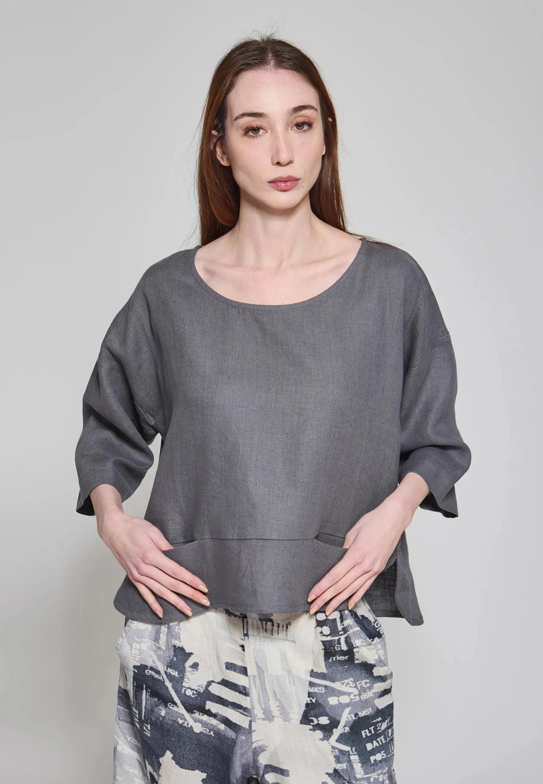 BRIZA – Relaxed Linen Blouse with Pocket Detail