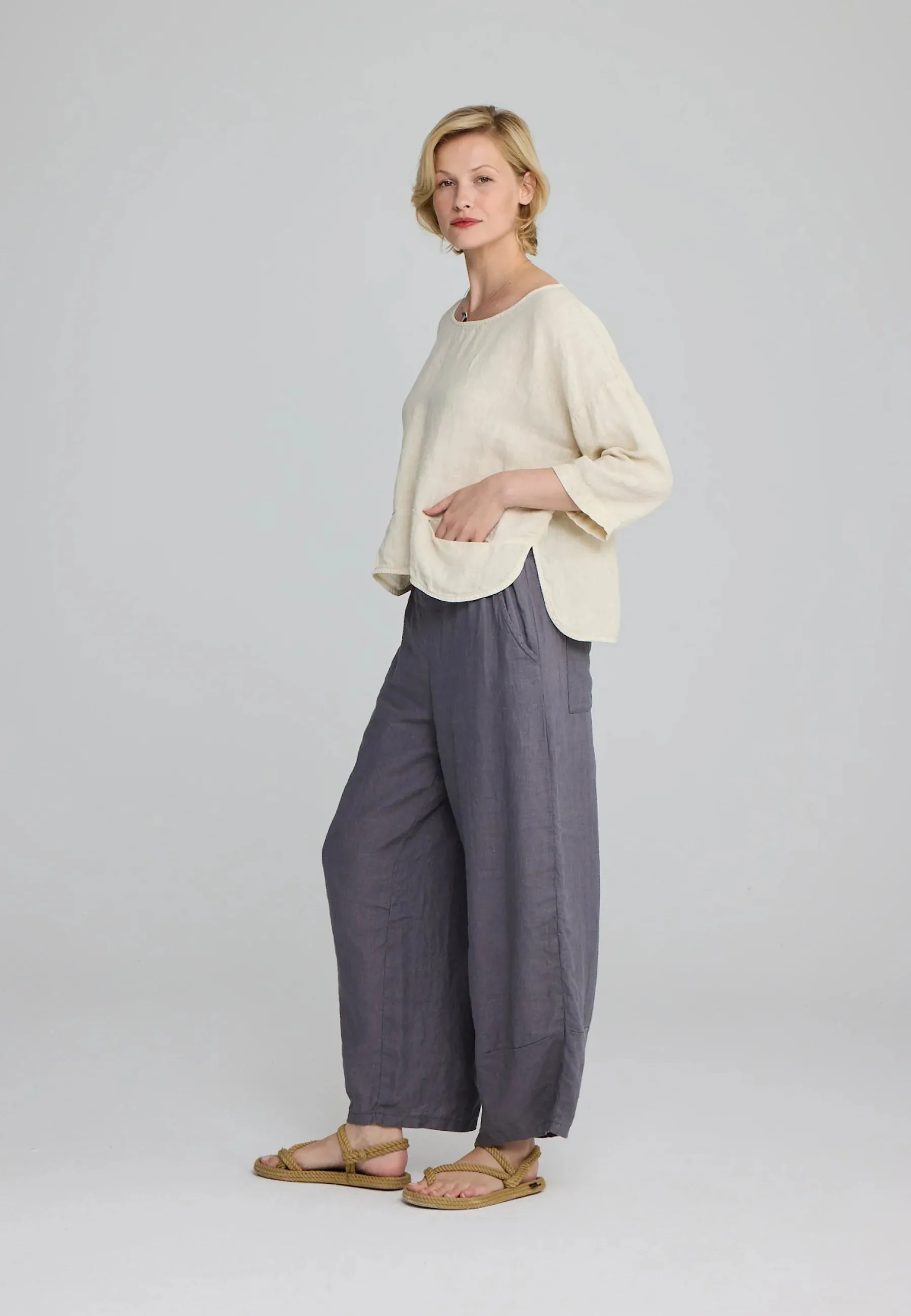 BRIZA – Relaxed Linen Blouse with Pocket Detail