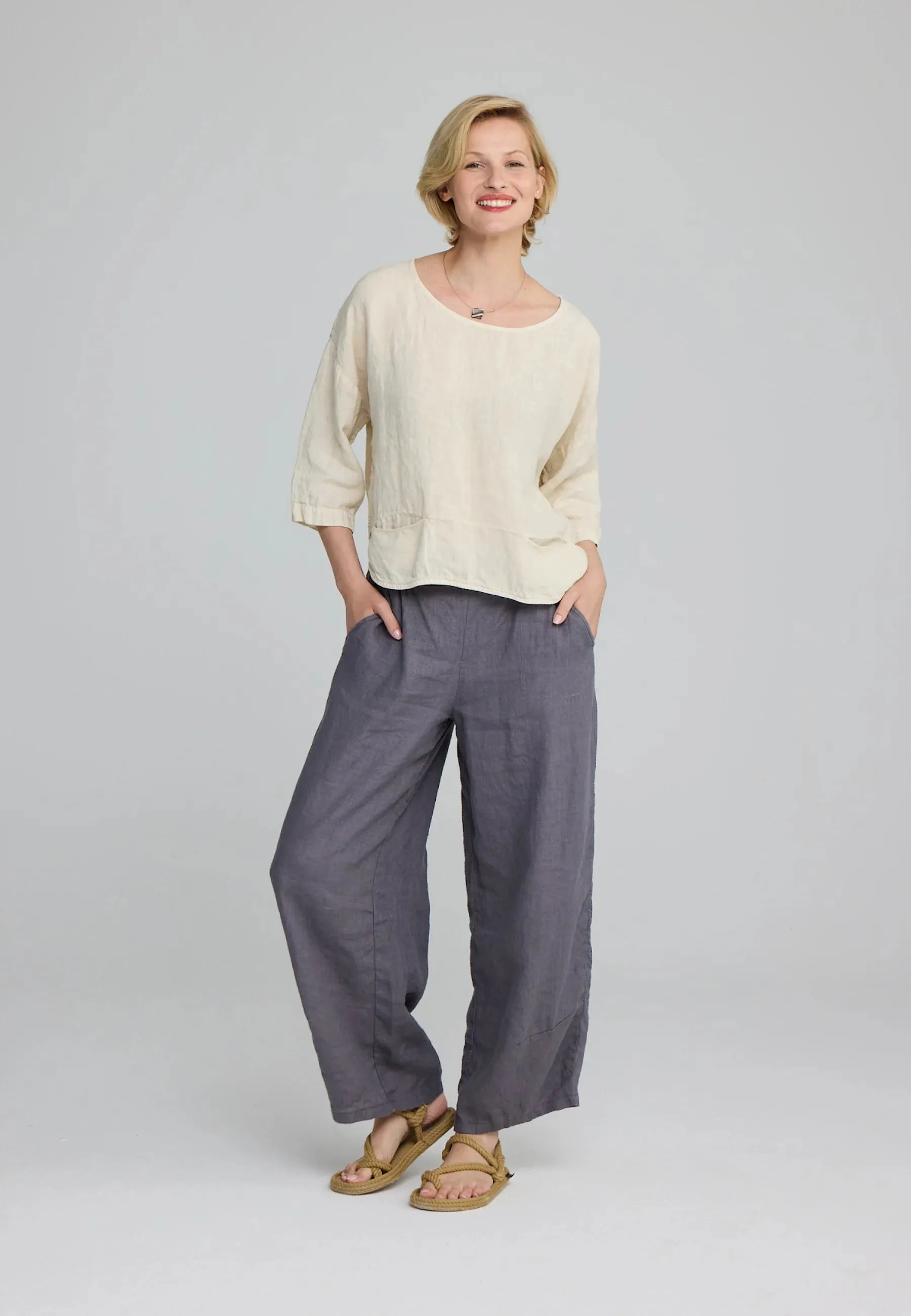 BRIZA – Relaxed Linen Blouse with Pocket Detail