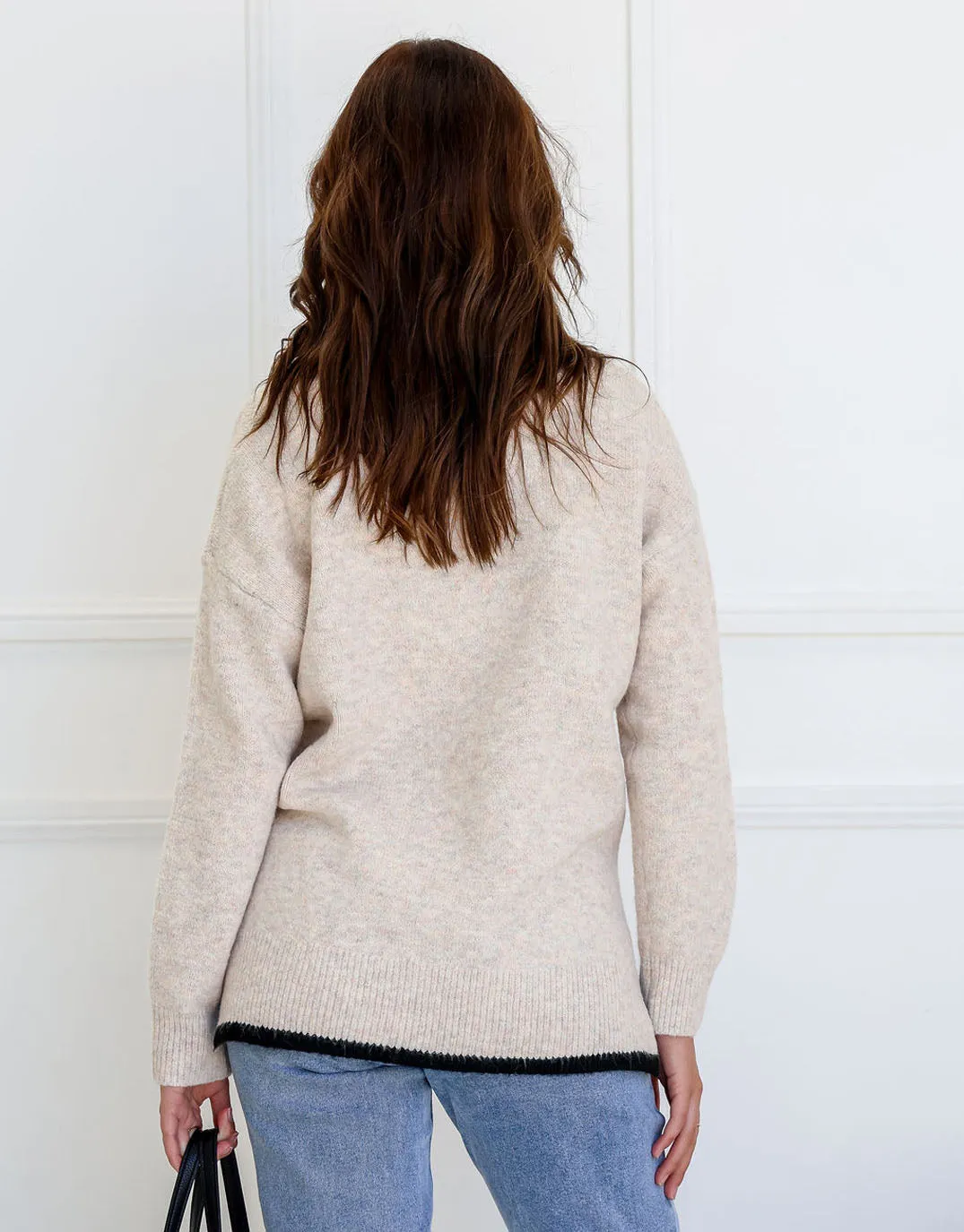 Everly Contrast Trim V Neck Knit - Natural/Black