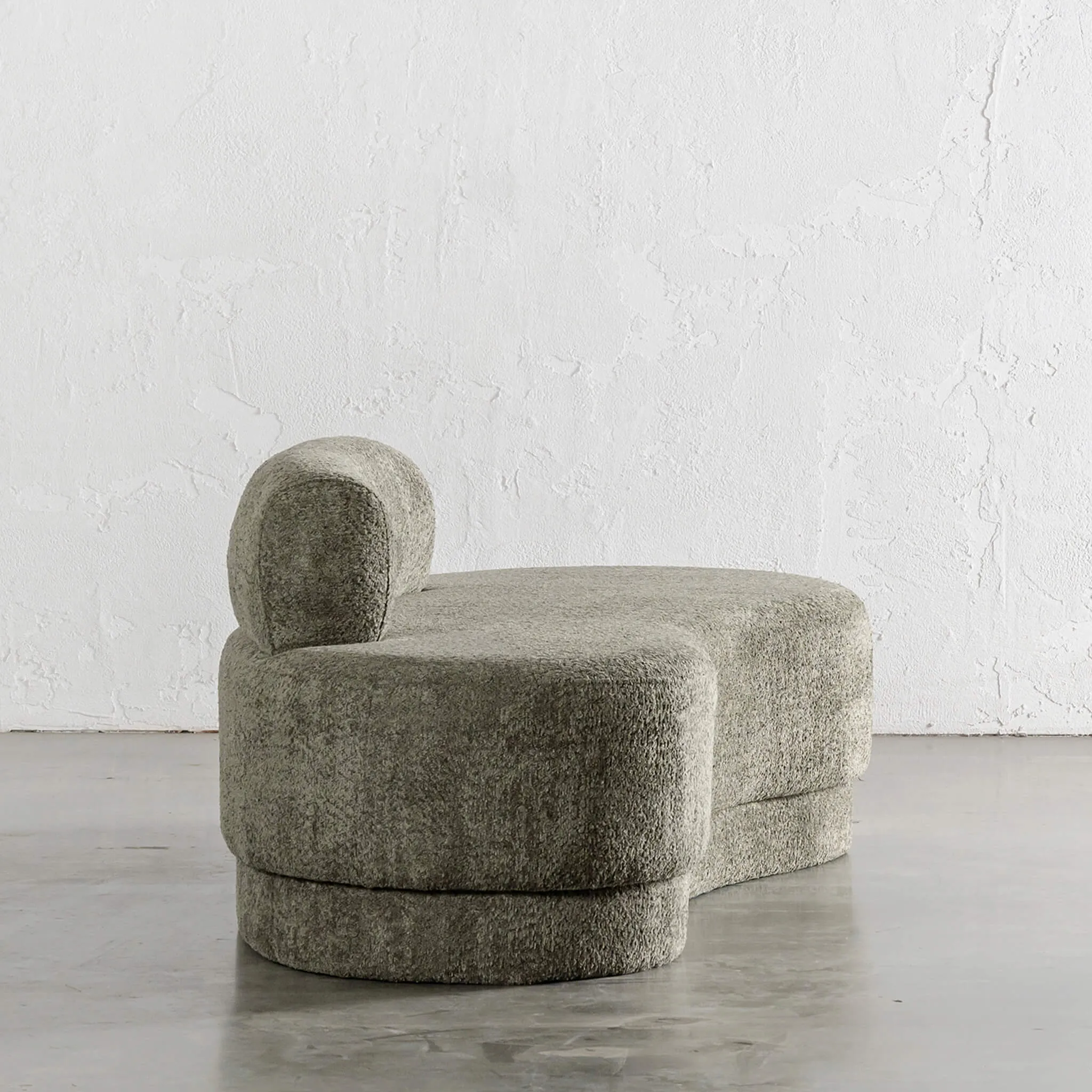 SEVILLA CURVE DAYBED  |  MANGROVE LEAF BOUCLE
