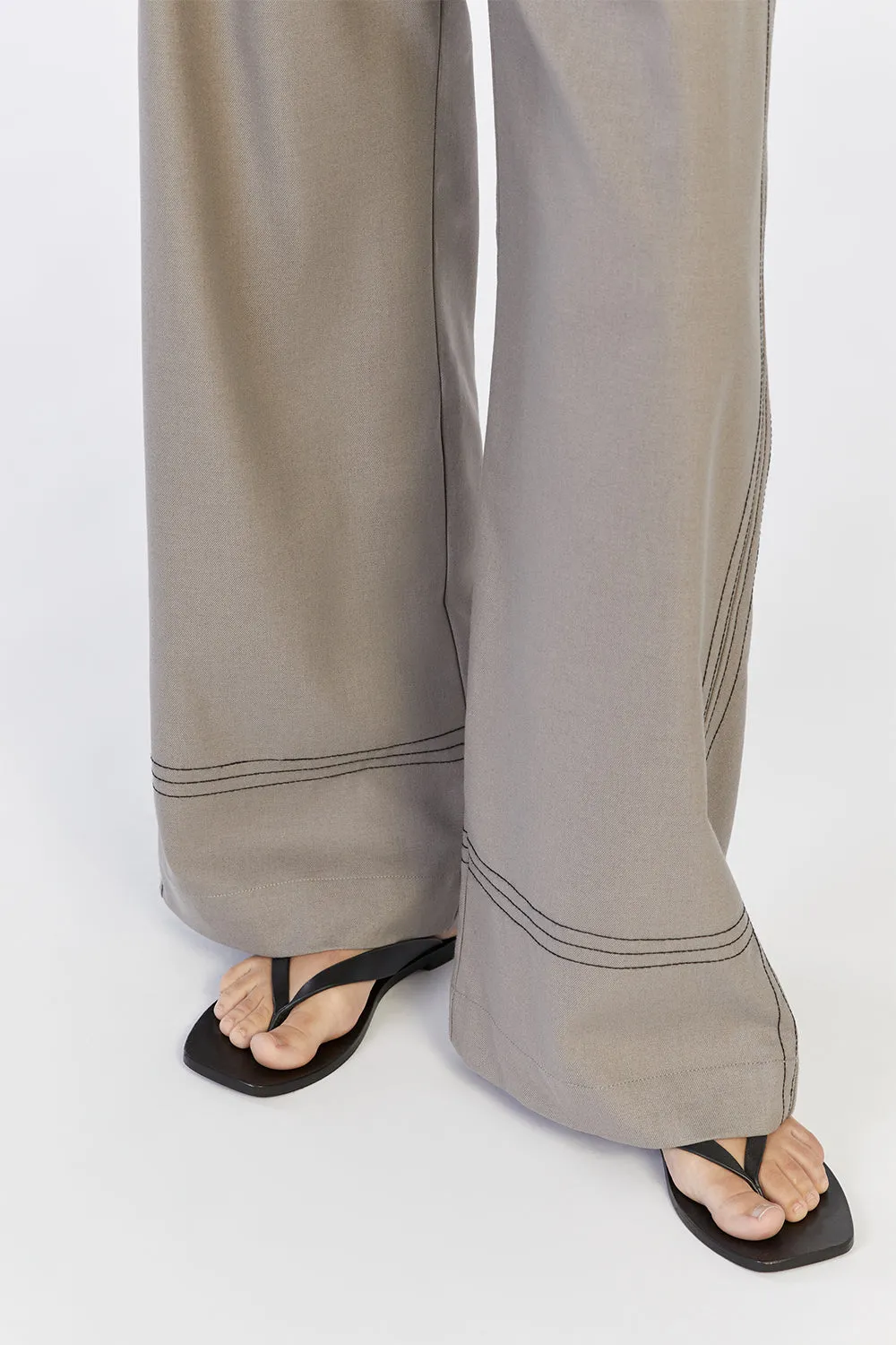 SUKI SMOKE STITCH DETAIL PANT
