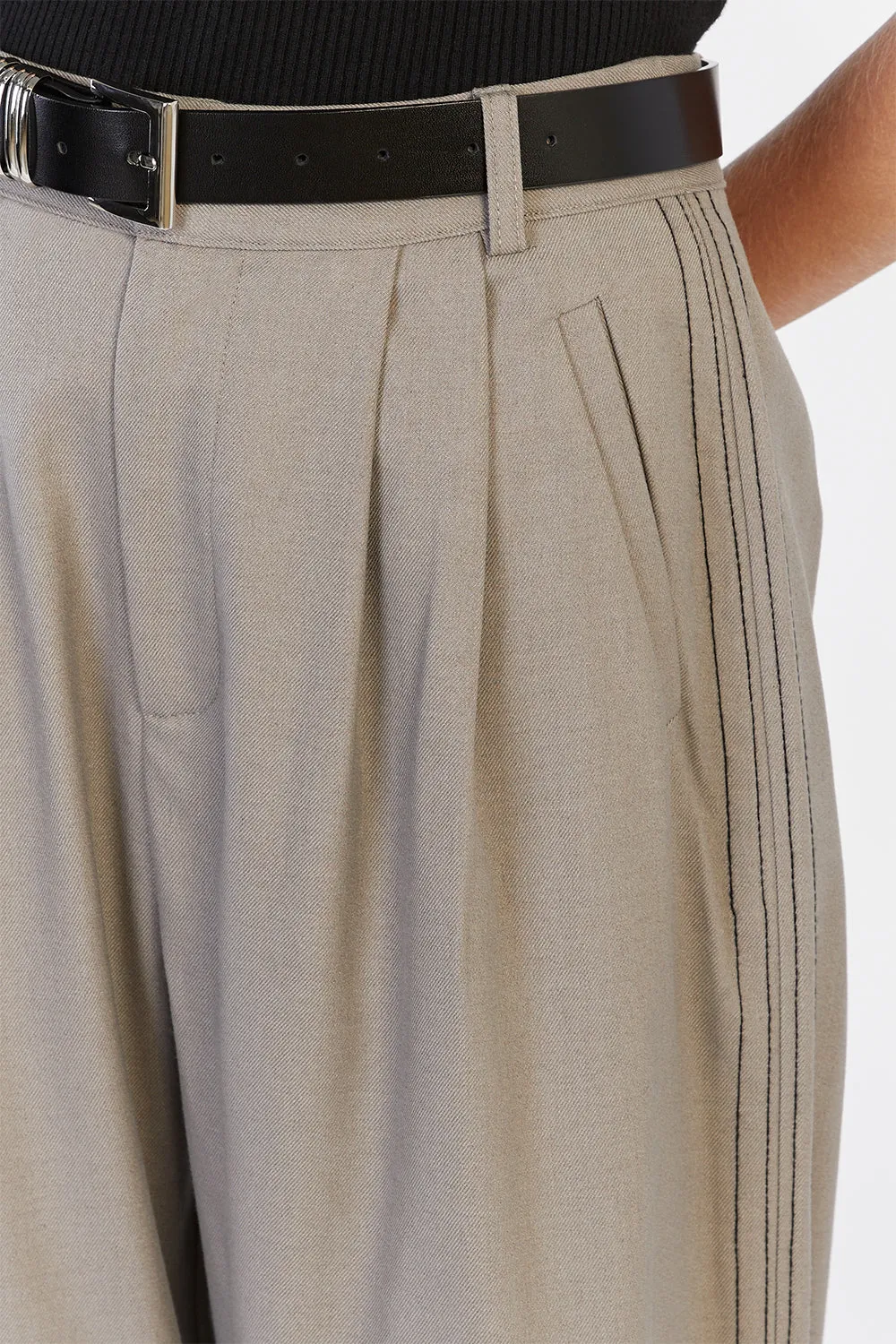 SUKI SMOKE STITCH DETAIL PANT